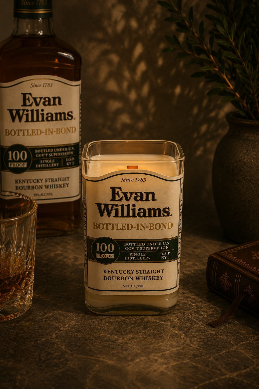 נר ריח בעבודת יד מבקבוק ויסקי Evan Williams Bottled-in-Bond - Scotch & Candles